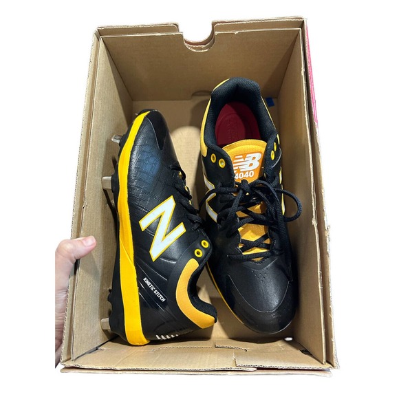 New Balance Men's L4040by5 Black/Yellow Baseball Cleats Size 7.5 D - Picture 2 of 2